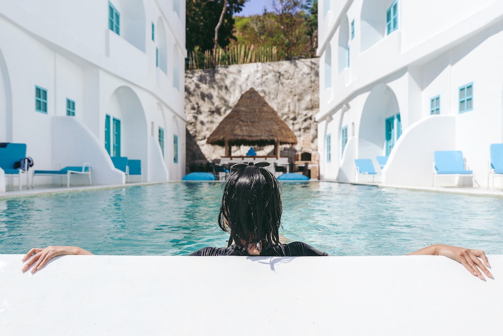 L'abri de piscine : un atout majeur pour votre jardin